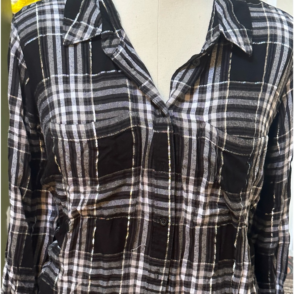 Black, grey & silver plaid button down size 22-24